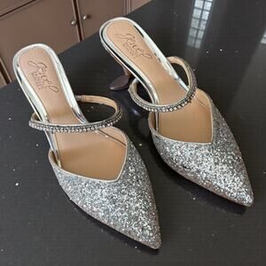 $140 JEWEL Badgley Mischka Jan Mule in Silver Rhinestone Size 6